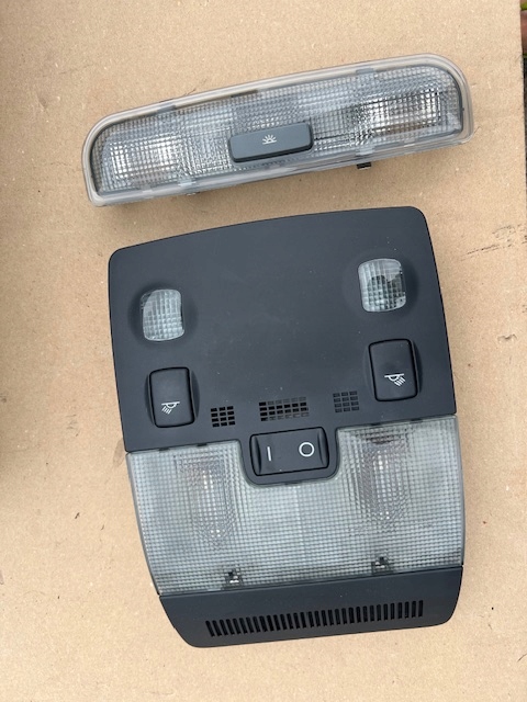 фото №1, Лампа потолочный 8e0951177 audi a4 ii 2000-2006 b6 s-line