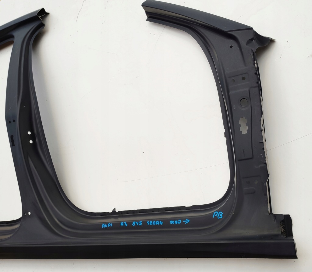 фото №1, Audi a3 s3 8y5 sedan порог правый обшивка 2020-