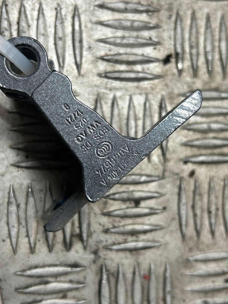 фото №4, Петля двері праве комплект audi tt tts 8s 14-23 lz7s