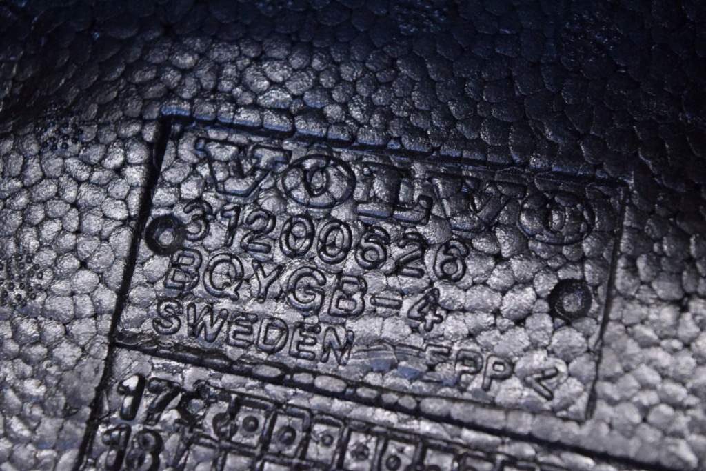 фото №7, Volvo v60 2018 другое элементы отделка багажника