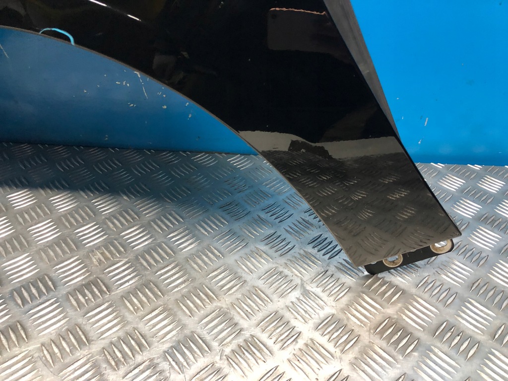 фото №9, Mercedes w176 крыло левый перед передний 696