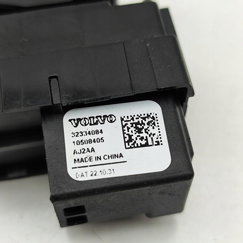 фото №7, Polestar 2 2023 задняя сторона левая кнопки окон