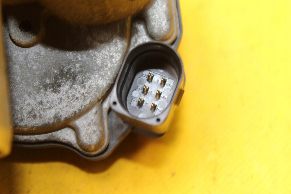 фото №7, Дроссельная заслонка golf v ibiza iv 1.4 16v 03c133062s