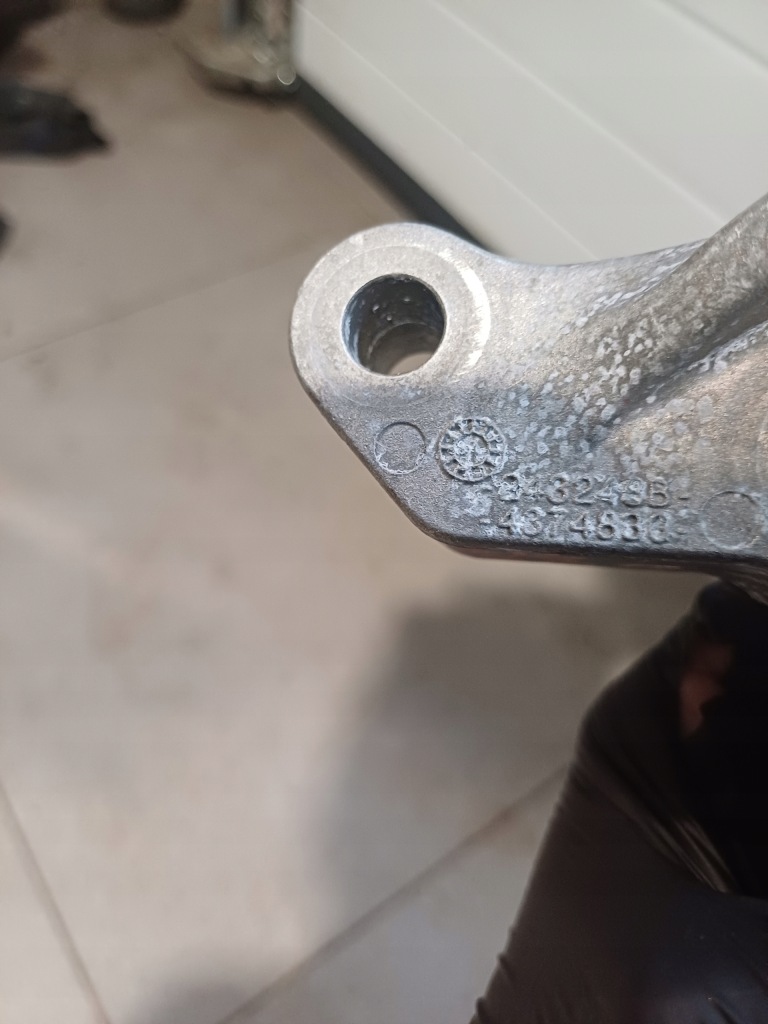 Подушка двигуна peugeot citroen opel 1,2 thp 243248b 437483g Зі Шроту