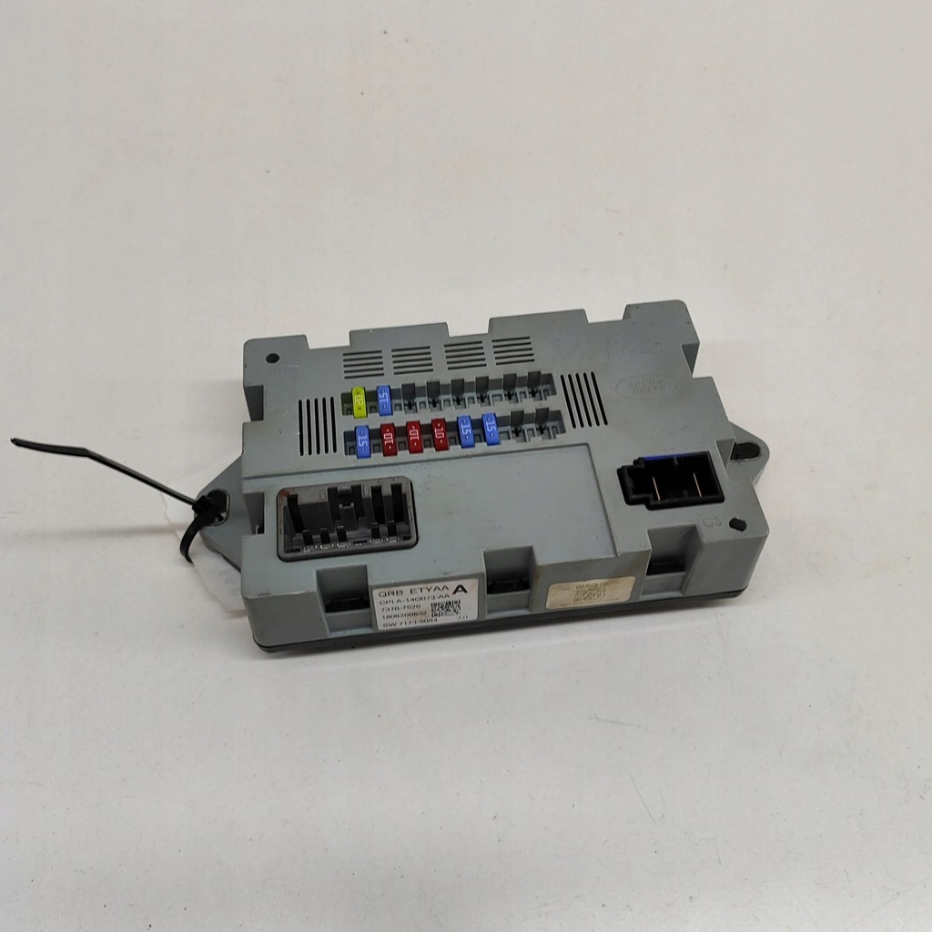 фото №1, Jaguar i-pace 2019 рамка / модуль предохранителей