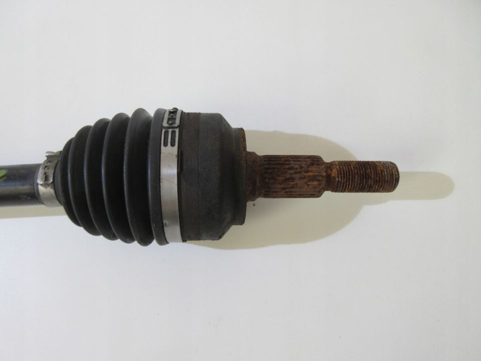 Привідний вал права jeep grand cherokee 3.0 d 06 рік Доставка