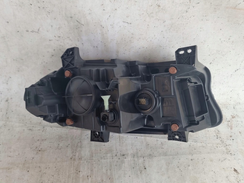 Dodge charger ii рестайлинг  19- лампа левая перед передняя ксенон Киев