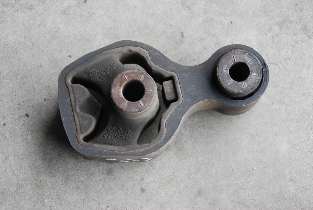 фото №1, Кронштейн подушка двигателя mazda cx5 cx-5 дизель