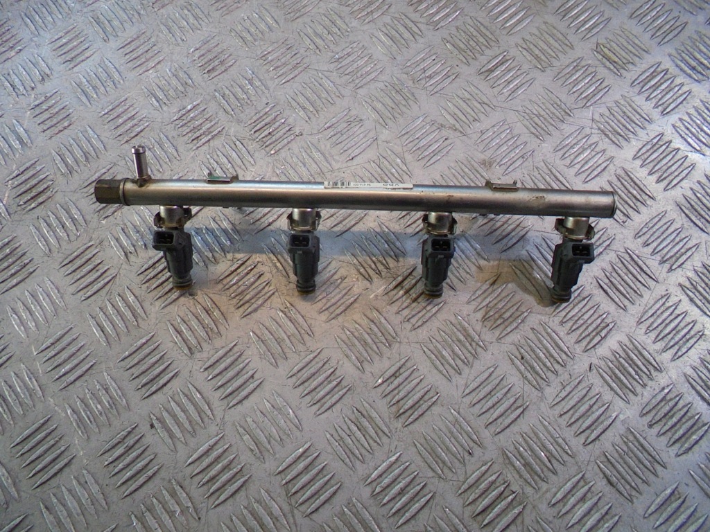 фото №1, Молдинг впрыскная 0280151036 mercedes w168 1.4 82km