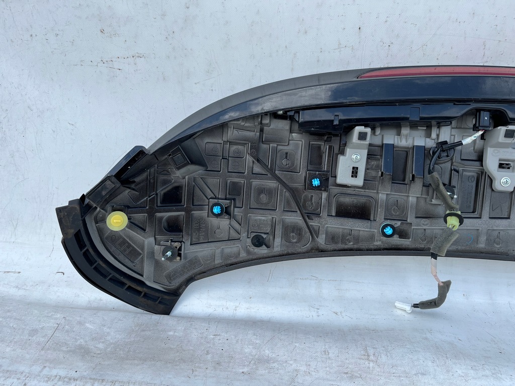 фото №12, Mazda cx30 спойлер кришки оригінал