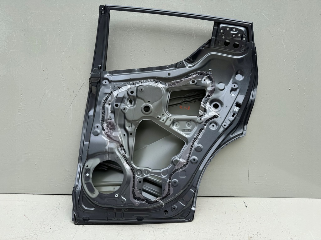 фото №16, Toyota chr c-hr 16r- дверь правое задние правый задняя