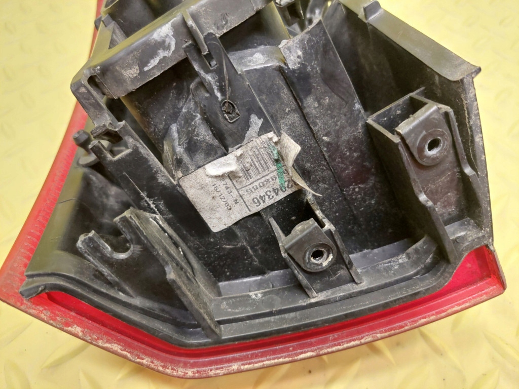 фото №8, Opel meriva a лампа правый задняя 93294346