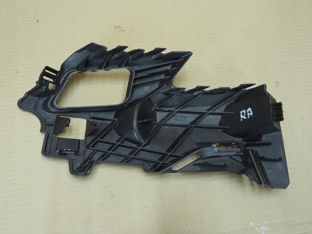 фото №14, Audi a3 8y 8y0807320c напрямна бампера правий перед