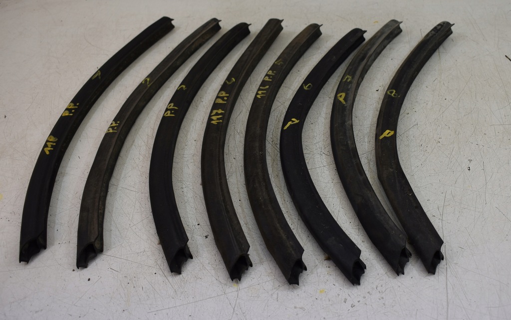 фото №16, Прокладка двері передніх przy підкрилок vw t5 7h0837565a ліва