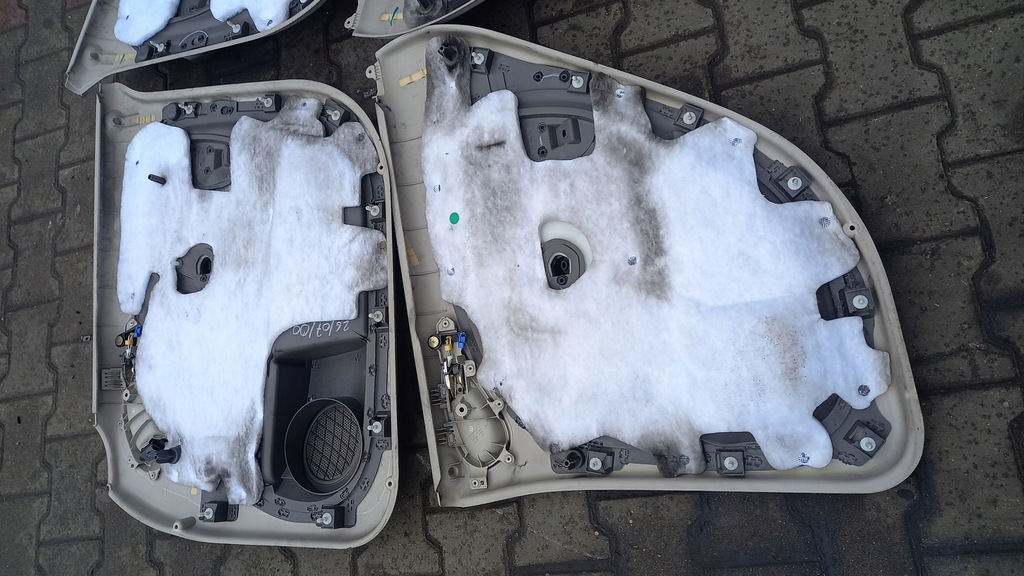 фото №8, Оббивка двері chrysler pt cruiser 01r