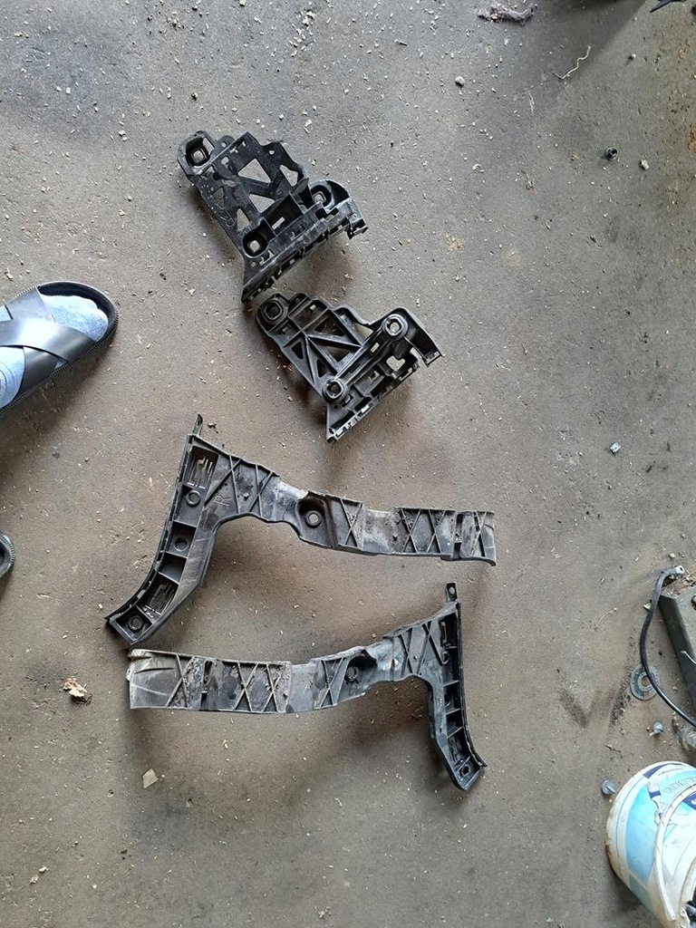 фото №9, Mercedes w247 b-klasa напрямна бампера задня комплект