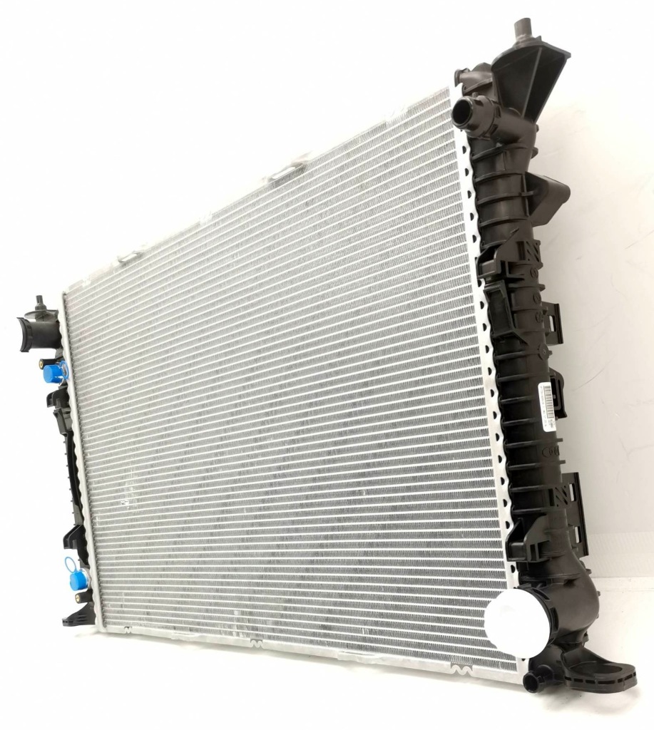 Новая оригинал  радиатор воды жидкость audi a4 8k 8k0121251al Киев