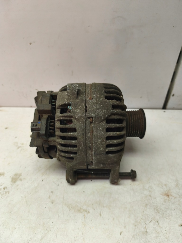 Купить Renault megane 2 рестайлинг  1.5dci 07r генератор 0124525139 8200660034 150a