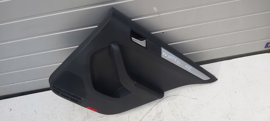 фото №1, Vw jetta 5c 5c6867212a обивка дверь правый задняя eu