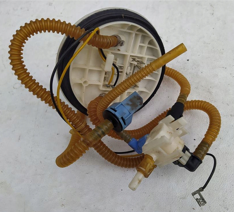 фото №1, Насос топлива audi a6 s6 c5 4.2 4x4 4b0906087p