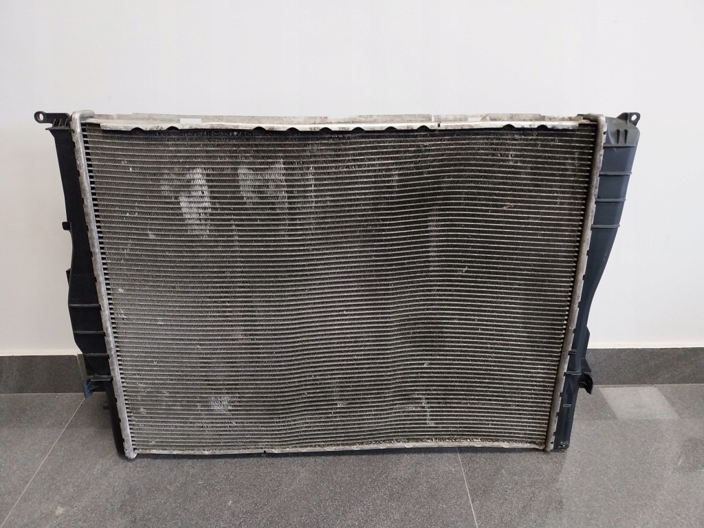 Bmw m3 e90 e92 e93 радіатор води 2283468 Недорого