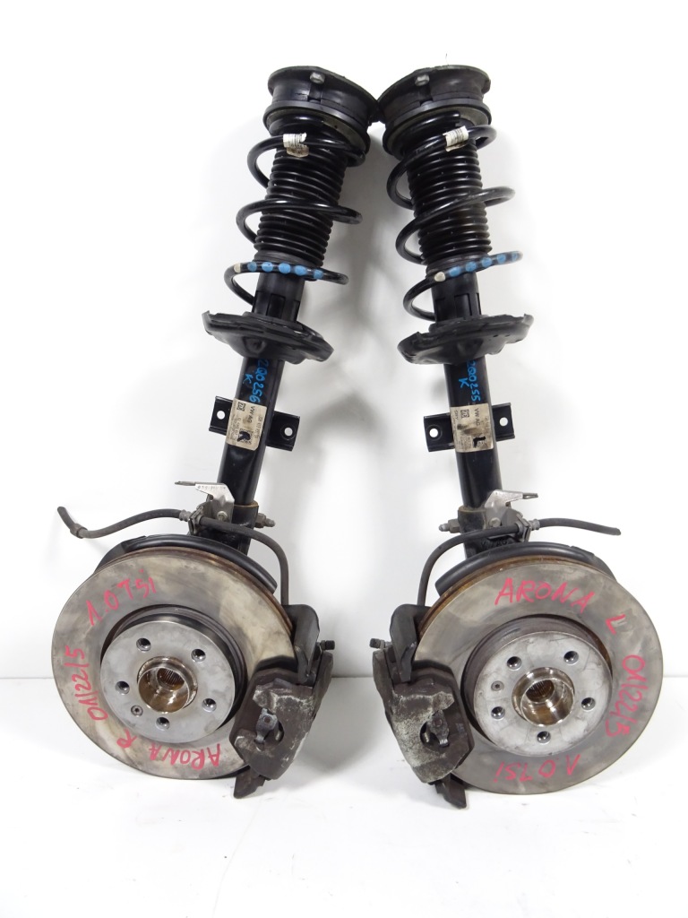 фото №1, Seat arona 1.0 tsi амортизатор поворотный кулак правая 2q0256k 2q0413031dr