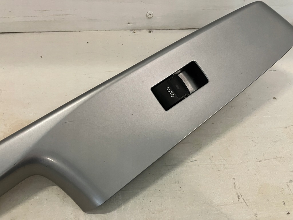 фото №4, Prius plus + кнопка переключатель окон правый перед