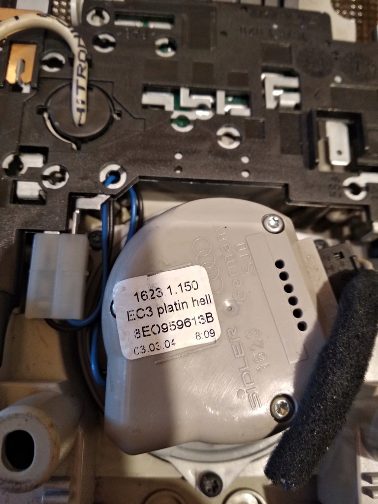 фото №7, Лампа потолочный audi 8e0947135c platin hell