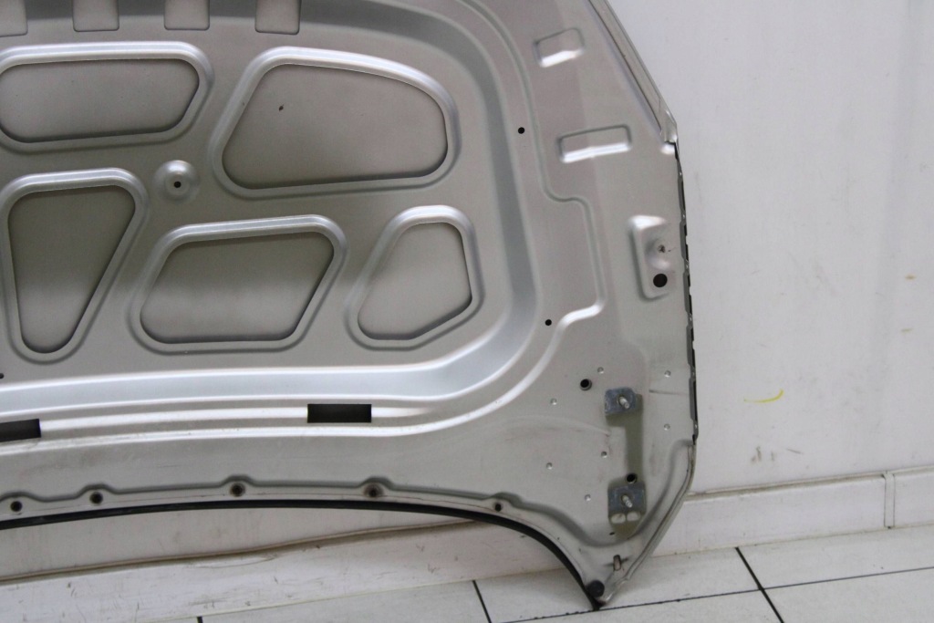 Капот крышка двигателя opel astra j iv 4 2009r- z176 Недорого