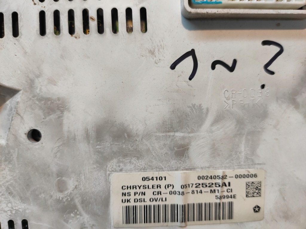 фото №8, Jeep grand cherokee wk 3.0 crd счетчик приборная панель спидометр uk 05172525ai