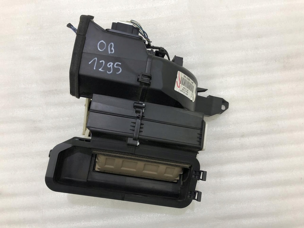 фото №1, Повітродувка вентилятор 3m71-18527-ac mazda 2 dy