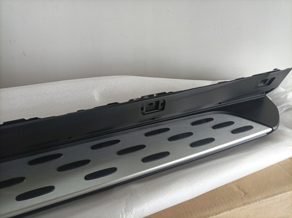 фото №7, Kia sorento порог подножка боковой правый 20-23