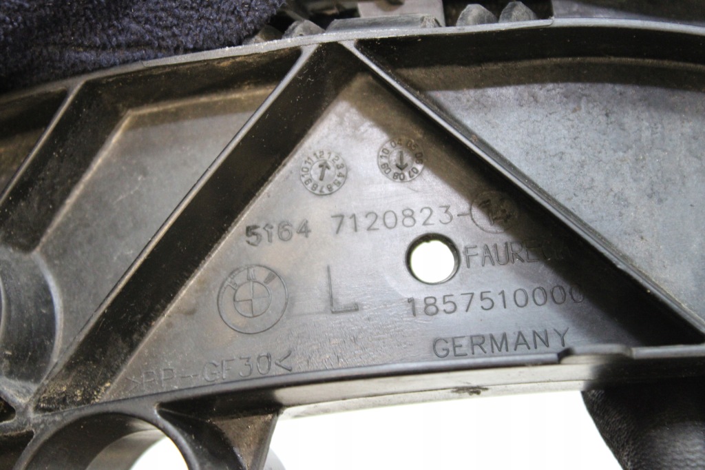 фото №5, Напрямна кронштейн бампера лампи лівий перед 7120823 bmw 1 e81 e87 10r