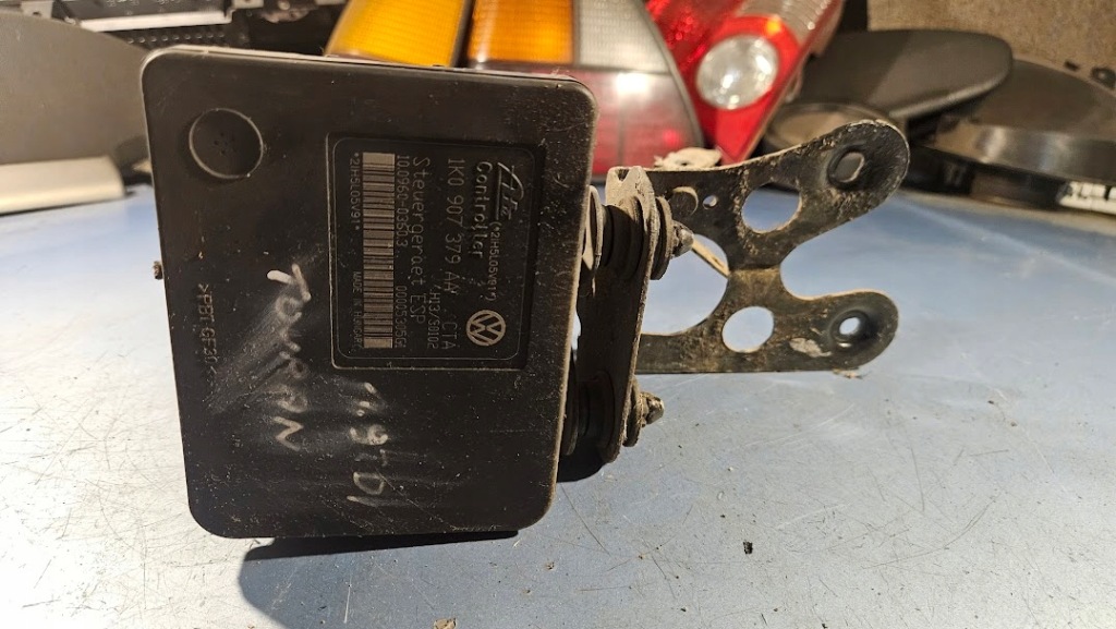 Abs насос vw touran 1.9 1k0907379aa cta 10096003603 1k0614518 10039933384 с Разборки