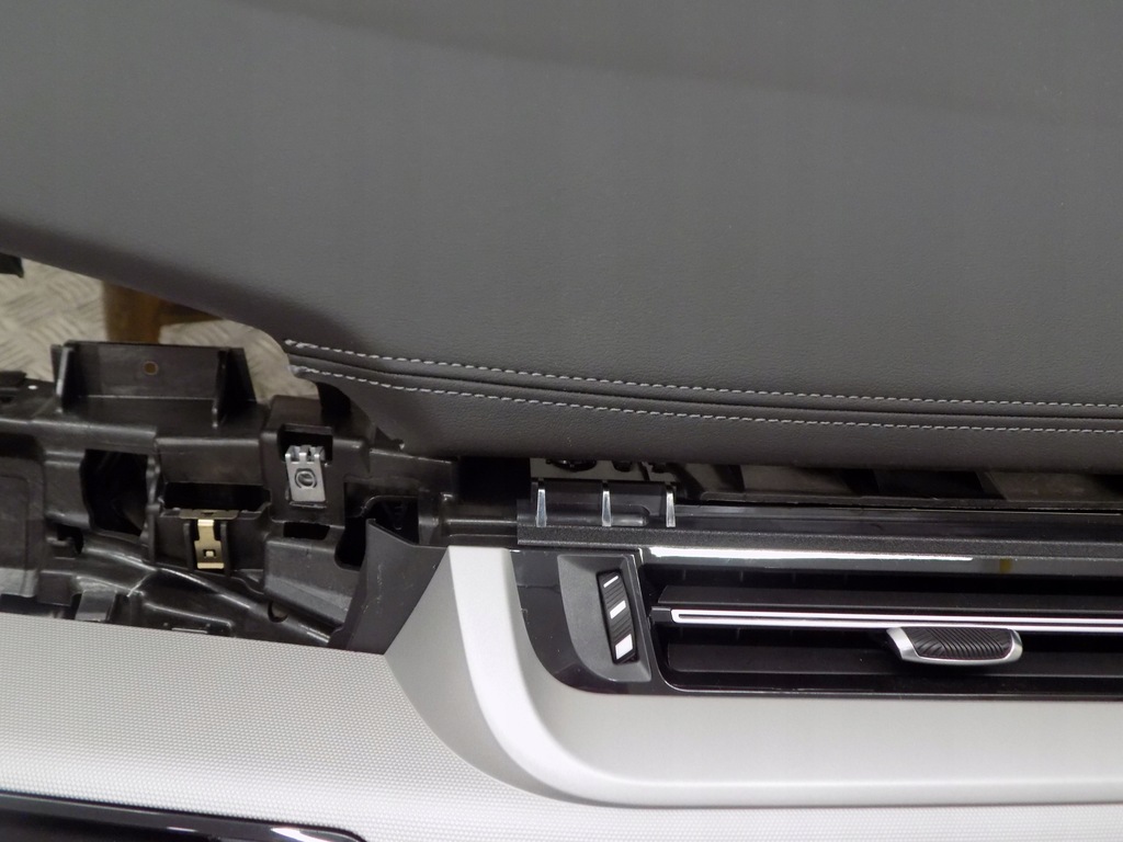 фото №10, Bmw 2 u06 панель приладів консоль оригінал nieregenerowana