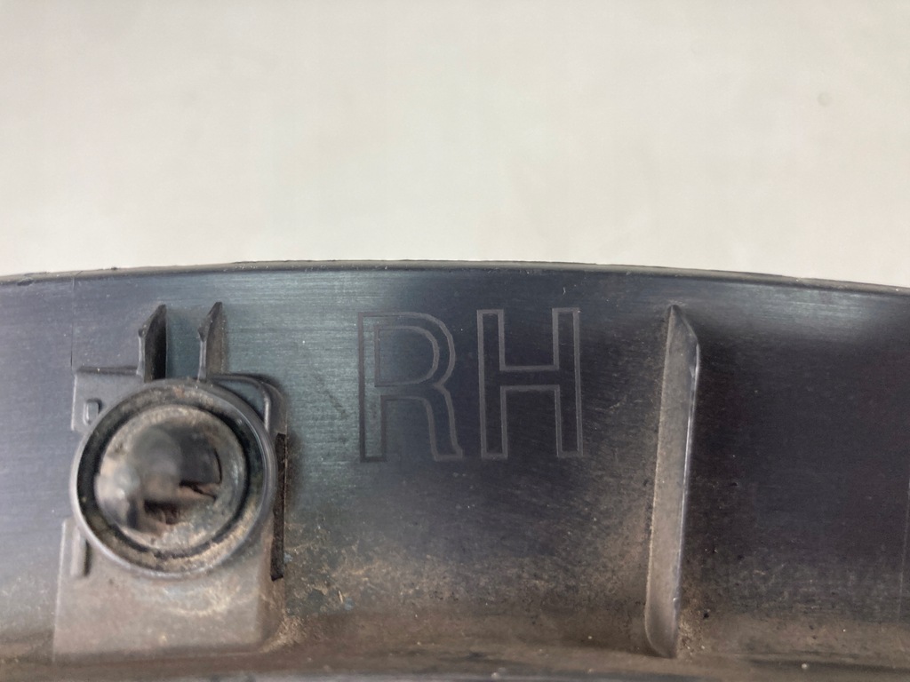 фото №10, Молдинг накладка крила правого заднього tesla y