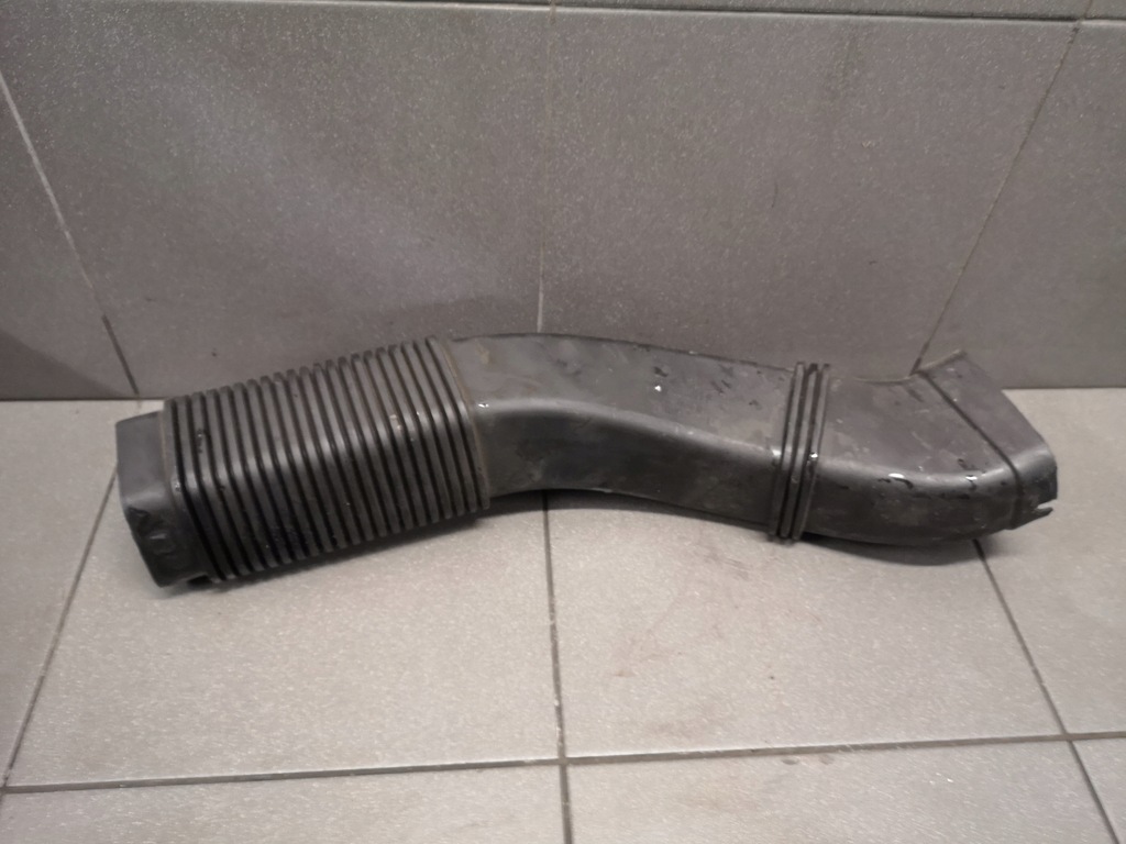 фото №1, Шланг воздуха bmw 7 f01 3.0d 7811597