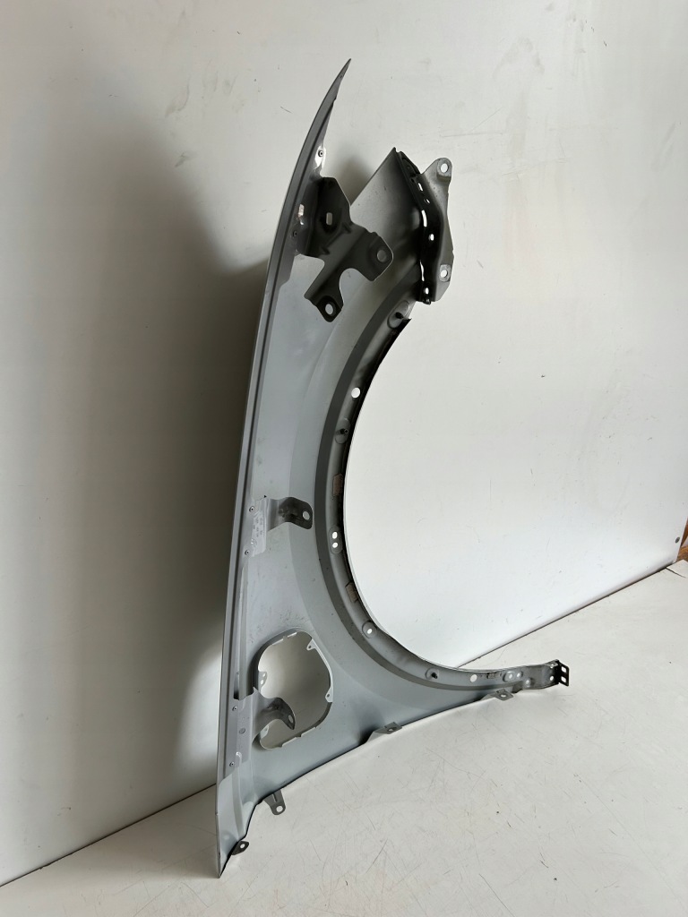 Audi q3 e 83a plug-in гибрид крыло  передний левое  перед 83a821091 в Украине