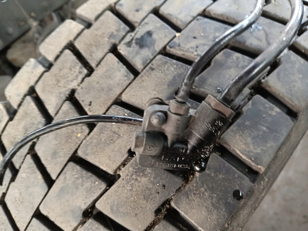 фото №1, Распределитель плита опорный педали 81.98181-0234