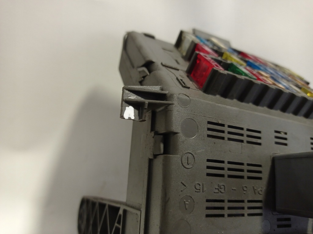 фото №6, Коробка предохранителей renault laguna i 7700427844