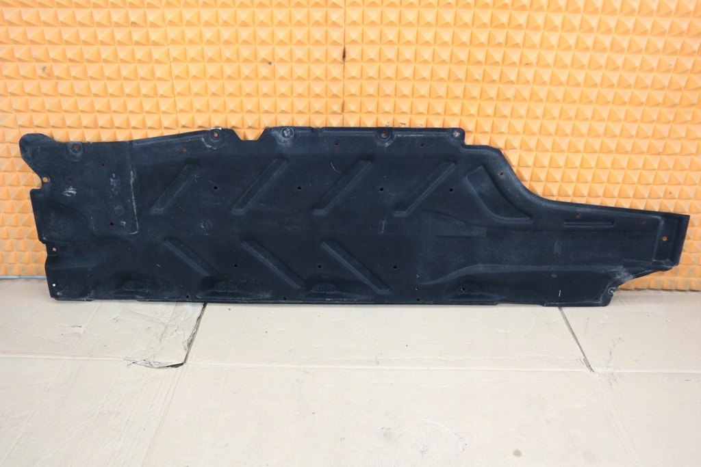 фото №1, Mercedes b-klasa w246 захист підвіска права a2466840018