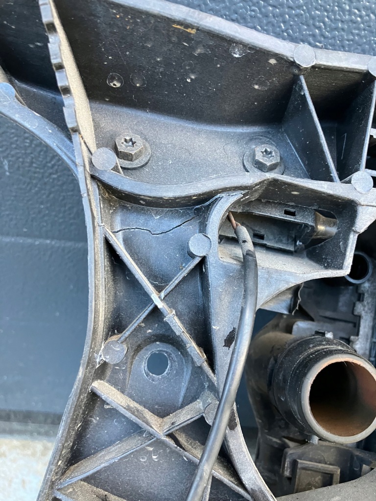 Ремень передний радиатор вентиляторы 2.0 tdi 177 km автоматическая коробка передач audi a6 c7 2011 - с Разборки