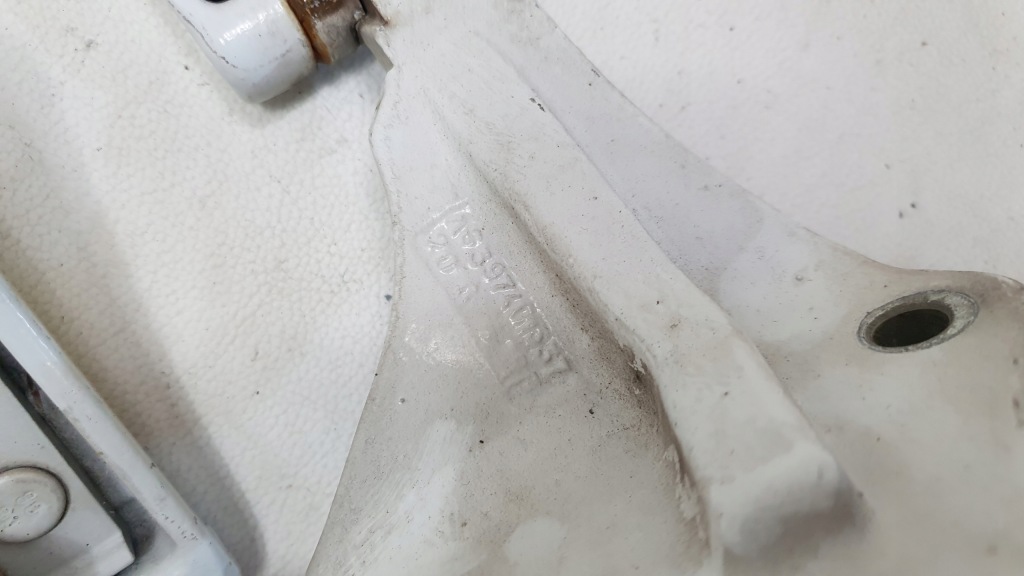 фото №6, Петля дверь задняя задних mercedes vito 639 a639 w639 180