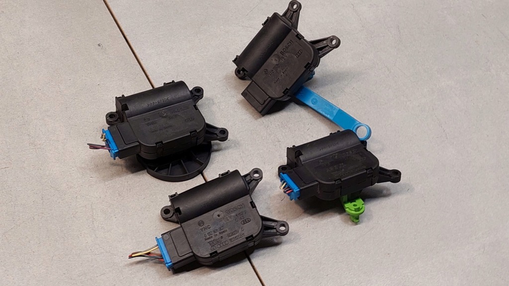 фото №6, Моторчик обігрівача audi a4 b6 cabrio комплект