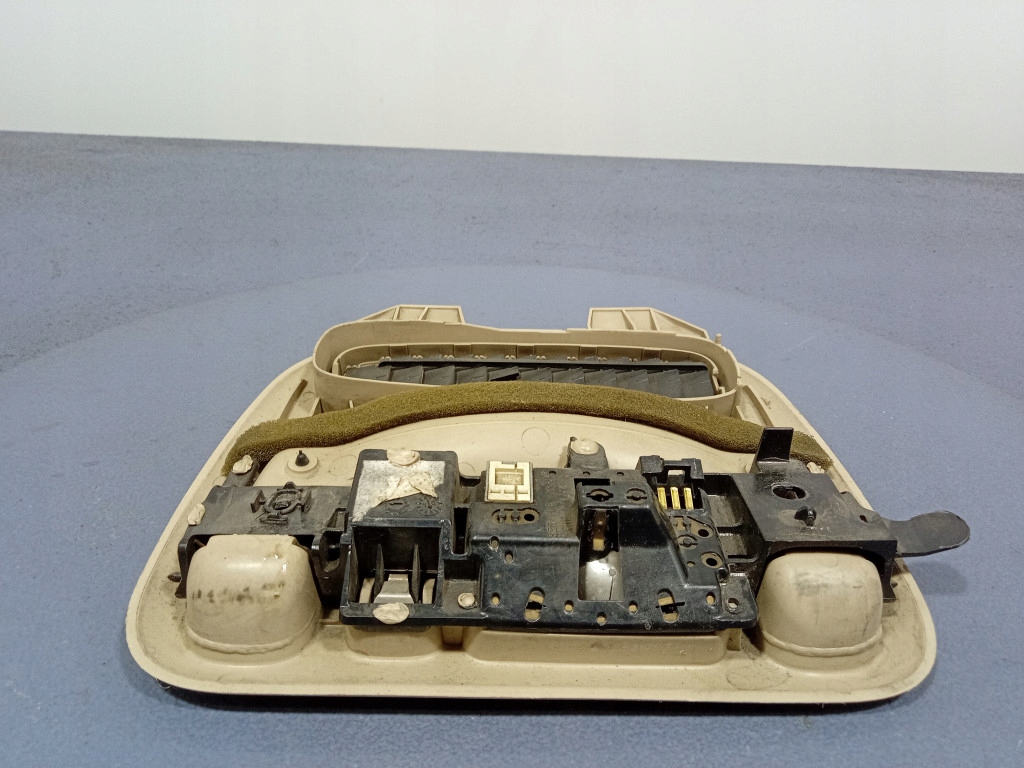 фото №5, Toyota sienna ii xl20 03- кронштейн потолочный лампа воздуховод правый