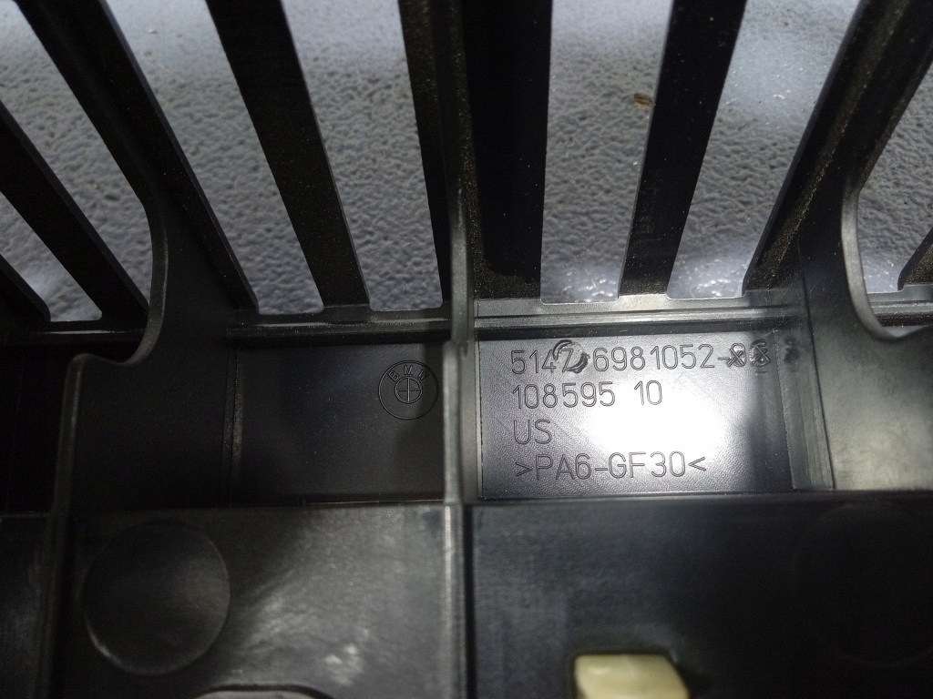 фото №5, Bmw x6 e71 e72 обшивка кронштейн направляющая шторка левый задняя 6981054