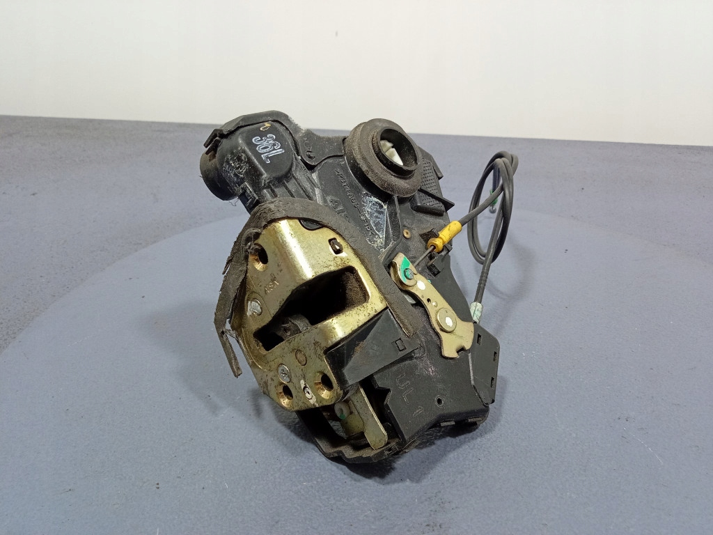 фото №1, Toyota sienna ii xl20 03- замок дверь перед левый 6 pin