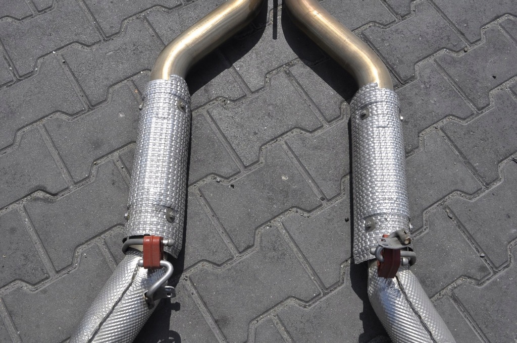 фото №4, Aston martin db11 5.2 v12 труба выхлопная