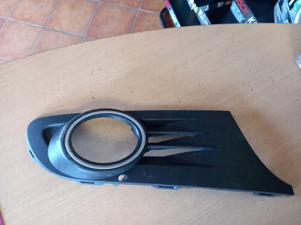 фото №1, Vw golf v plus 5m0853666 665 решётка радиатора решётка правая