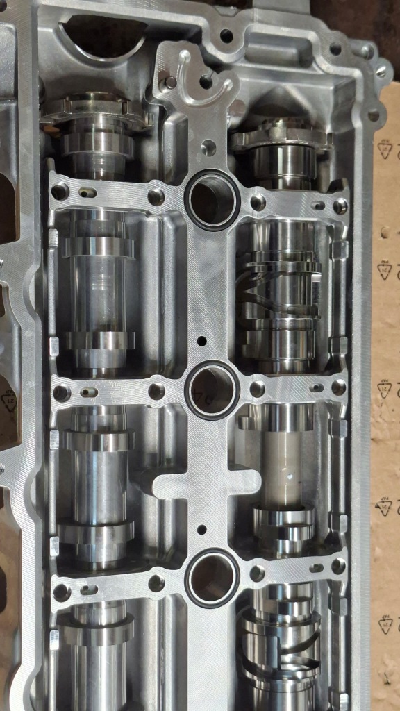 Кришка клапанів з розподільчі вали mercedes-benz a2560160200 Недорого